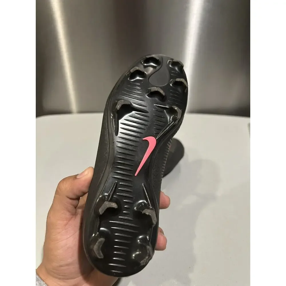 Nike JR Mercurial Junior Soccer‎ Cleats Size 1Y Black/Pink